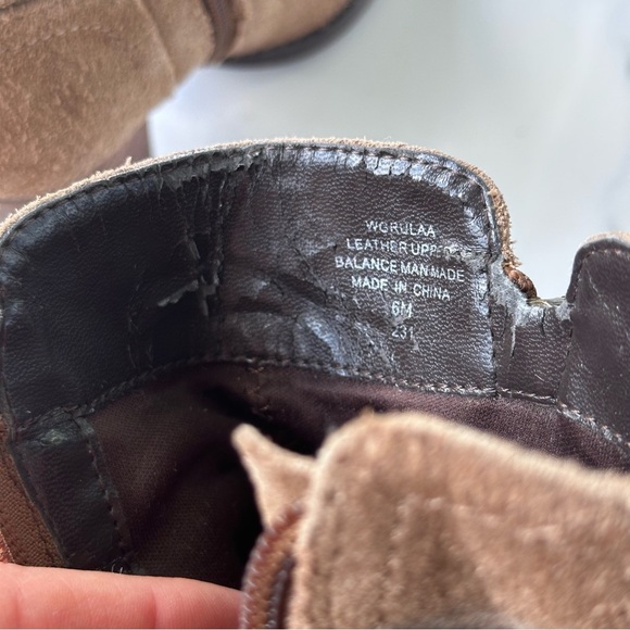 GUESS Boots Women's Tan Brown Western Suede Ankle Booties Cowgirl 6 - Picture 8 of 11